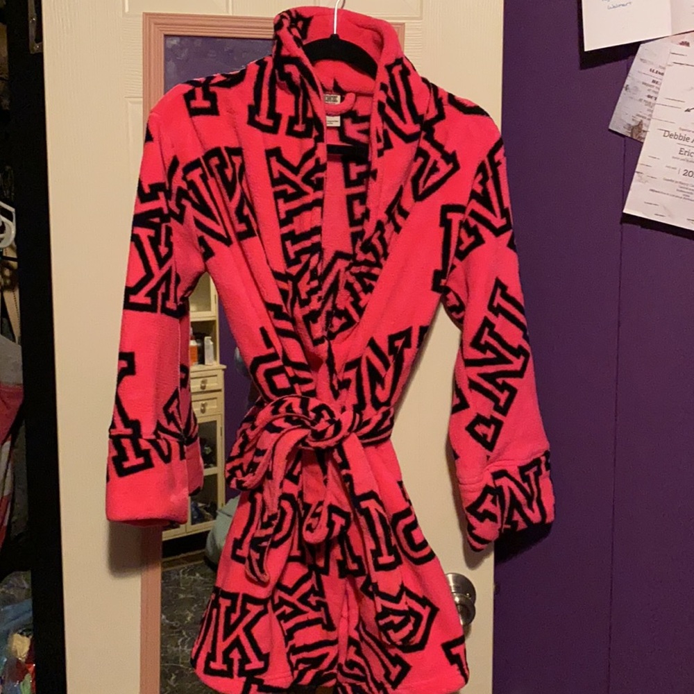 Vs Pink Robe. - Picture 2 of 3